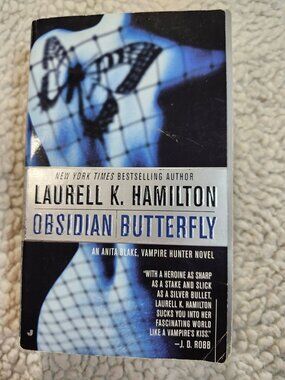 Laurell K Hamilton Obsidian Butterfly Paperback Anita Blake Vampire Hunter